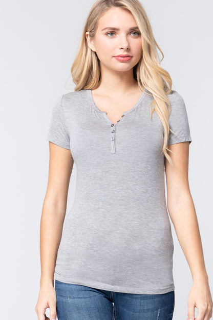 SHORT SLV BUTTON PLACKET TOP